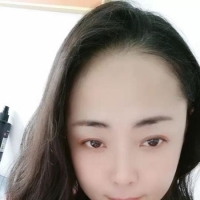 一个娇小玲珑的少妇